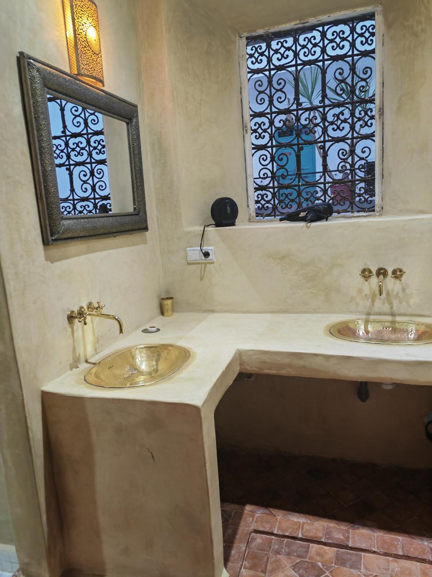 Riad Villa Berna Under Swiss Management Marrakesh Bagian luar foto